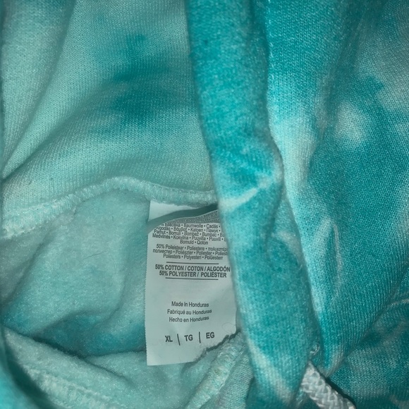 crop top - Picture 2 of 2